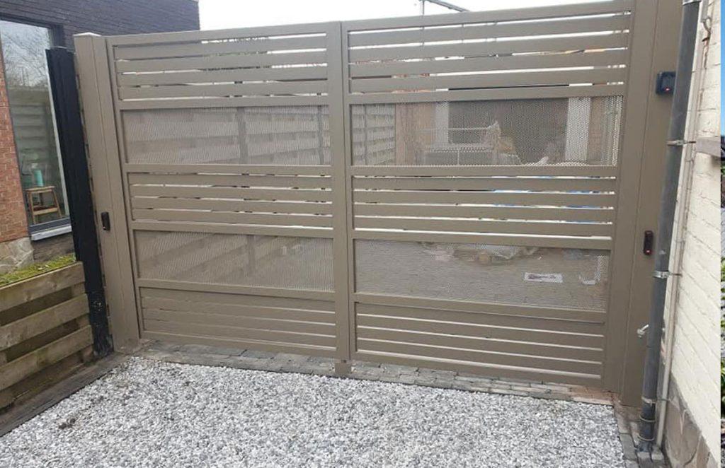 17 AT Poorten See Trough poort