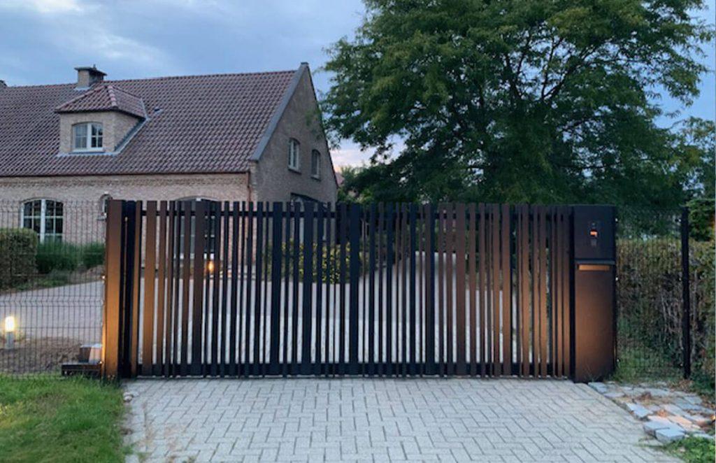 19 AT Poorten See Trough poort